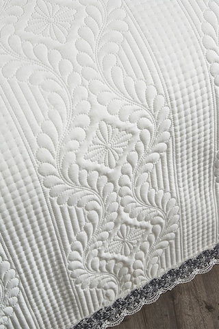 Çeyiz Diyarı Limena Dantelli Kapitoneli Ultrasonik Çift Kişilik Yatak Örtüsü Krem