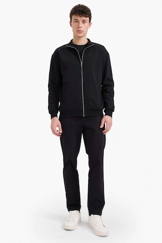 DeFacto Comfort Regular Fit Rahat Kalıp Dik Yaka Cepli Basic Düz Fermuarlı Sweatshirt A5276AX25SPBK81