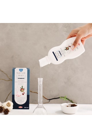 Otacı Naturway Klinik Extra Yoğun Kepek ve Dökülmeye Karşı Sarımsaklı Şampuan 300 ML