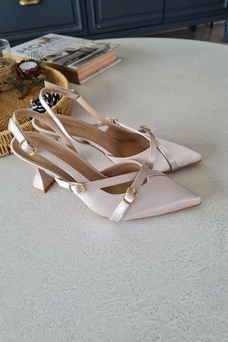 10 35 Topukla Kadın Toka Detaylı Arkası Açık Stiletto Kadeh Topuk Abiye Ayakkabı 001