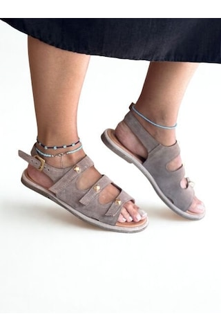 Ne&ve Shoes Koyu Bej Hakiki Deri Gold Aksesuarlı Kadın Günlük Sandalet