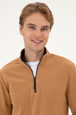 U.S. Polo Assn. Erkek Regular Fit Camel Polar Yarım Fermuarlı Basic Sweatshirt 50313777-VR233