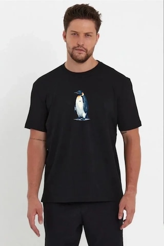 Vexor Erkek Oversize Tişört - Sırt Baskılı Survivor Penguin Temalı, Felsefi Yazılı Bisiklet Yaka Tiş Siyah