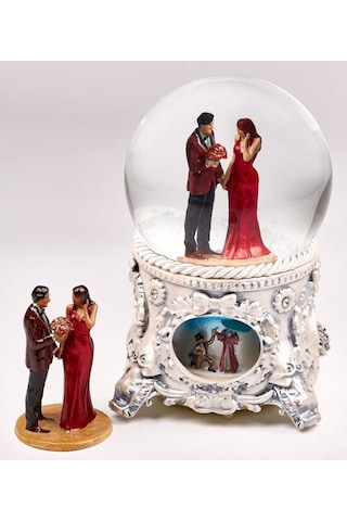 Kar Küresi Büyük 120 Mm . El Boyaması,müzikli Ve Kendinden Üflemeli, Kırmızılı Kadına Bir Buket