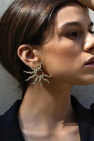 Güneş Figürlü Gümüş Renk Küpe Gümüş