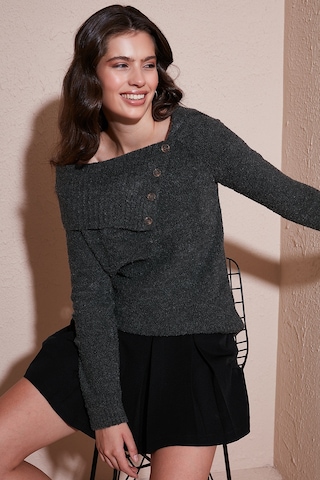 Lela Premium Regular Fit Kayık Yaka Düğme Detaylı Bayan Kazak 680Kz002563 Antrasit