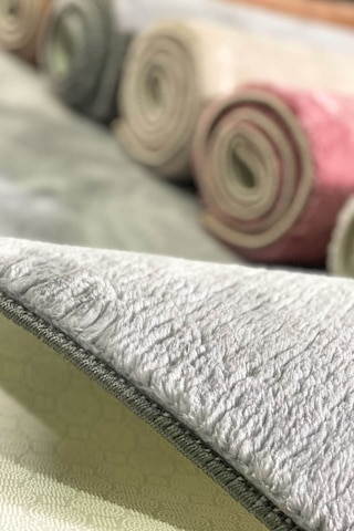 Gri Renkli Yumuşak Yüzeyli Kaydırmaz Puffy Peluş Halı-191 Gri - Antrasit