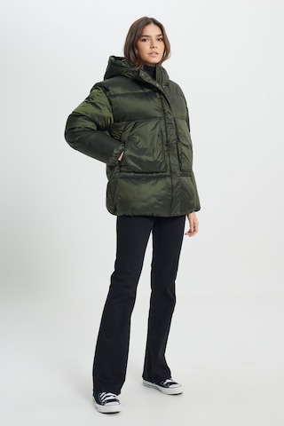 Wrangler Loose Fit Rahat Kesim Kapüşonlu Haki Şişme Mont W242638801 Haki