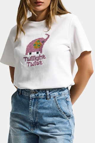 Itsbasic Kadın Beyaz Renk W5 Nakış Detaylı Oversize Tasarım T-shirt