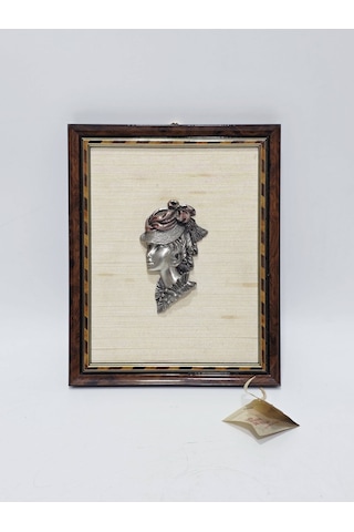 Les Etains Du Velay Şapkalı Kadın Adlı Zın Çerçeve 27x22x2cm
