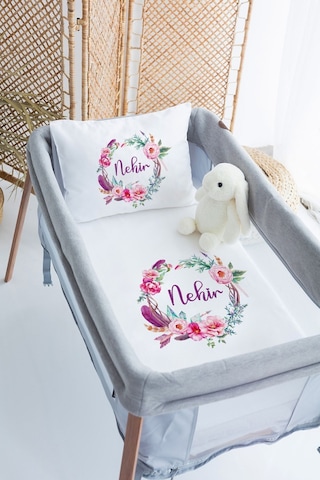 Lilabio %100 Pamuk Saten İsme Özel İsimli 70x120 Park Yatak Nevresim Seti Çiçek Çemberi-pembe