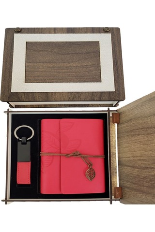 Larimar Özel Ahşap Kutulu Kırmızı Deri Defter Ve Anahtarlık Seti - 9091065991250lmr