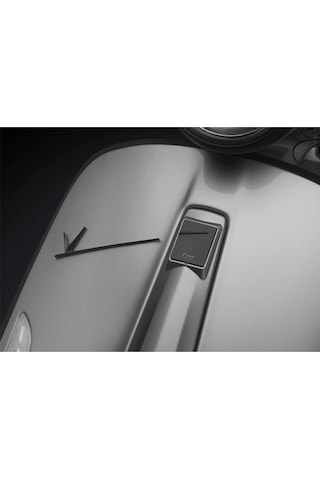 Vespa LX-Primavera-Sprint-946-GTS-GTV Amblem Korna Kapağı *Siyah* / RIZOMA