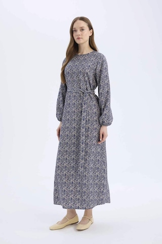 DeFacto Regular Fit Bisiklet Yaka Desenli Kuşaklı Uzun Kollu Maxi Elbise E5247AX25SPNV134