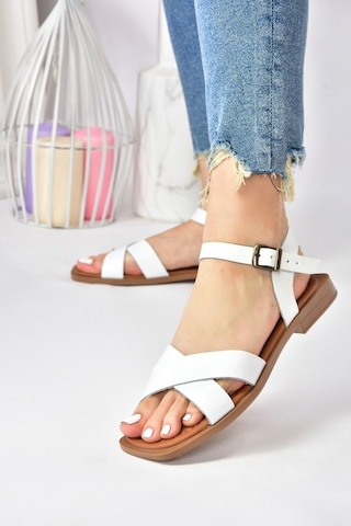 Fox Shoes Beyaz Hakiki Deri Çapraz Bantlı Günlük Kadın Sandalet