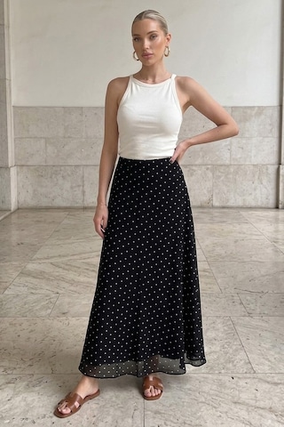 Madmext Siyah Minimal Puantiye Desen Şifon Astarlı Etek Mg2821