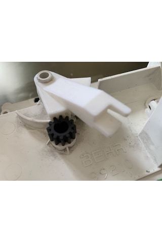Peugeot 206 Kalorifer Ayırıcı Dişli Parça (553063903)