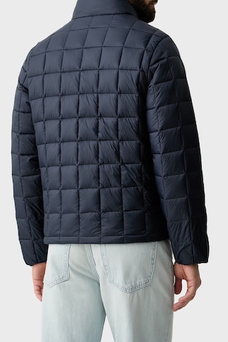 Calvin Klein Kapitoneli Dik Yaka Su İtici Mont Lv04rg506gcef Erkek Mont Lv04rg506g Cef Lacivert