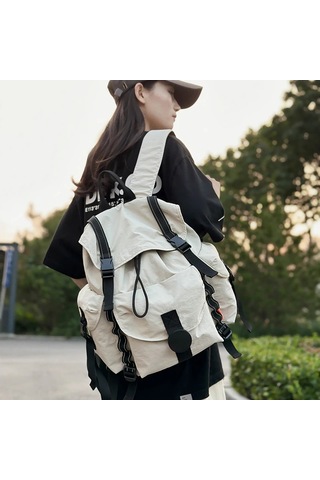 Yeni Büyük Kapasiteli Naylon Sırt Çantası Çok Yönlü Günlük Çok Renkli