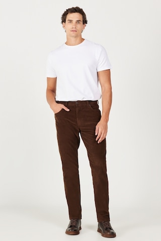 Wrangler Texas Slim Fit Dar Kesim Normal Bel Dar Paça Esnek Kahverengi Erkek Pantolon W12SEC455 Koyu Kahverengi