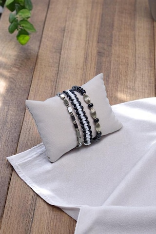 Siyah Gümüş Metal Siyah Beyaz İp Örgülü Üçlü Set Bileklik