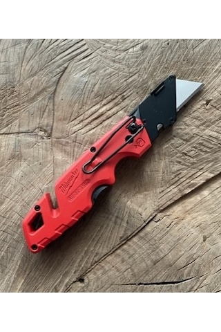 Milwaukee Pro Metal Döküm Katlanır Maket Bıçağı Fastback Compact 17cm