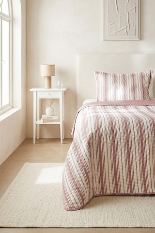 Ocean Home Textile Pamuklu Kapitoneli Bordo Renk Çizgi Desen Tek Kişilik Yatak Örtüsü Seti 1 Adet 180 X 230 / 1 Adet 50 X 70 Cm