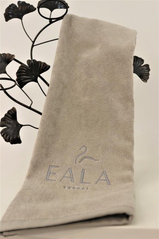 50 x 100 Bej İndantren Kadife Nakışlı Havlu Hijyenik Boya Tutmayan