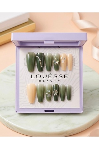 Louésse Olive Glow Takma Tırnak 12 Li Yeşil Ombre Taş Detaylı Nude Elegant Nail