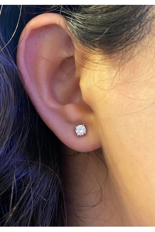 Kadın Tek Taş Dört Kenarlı Gümüş Nokta Küpe Silver