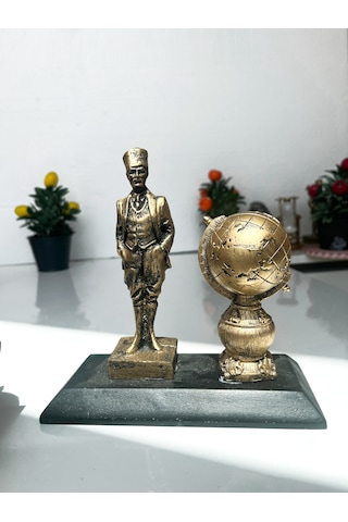 Atatürk Ve Dünya Küresi Figürü Dekoratif Anı Ve Masa Üstü Biblo