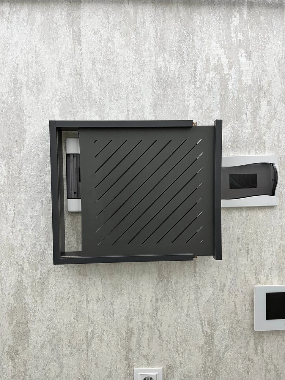 Sürgülü Elektrik Pano Düzenleyici Duvar Düzenleyici Ahşap Dekoratif Antrasit Kutu Anahtarlık Yan Çiz 38 X 40