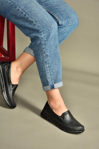 Fox Shoes U555060203 Siyah Hakiki Deri Comfort Ortopedik Taban Günlük Kadın Ayakkabı Siyah