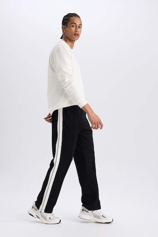 DeFactoFit Sporcu Jogger Eşofman Altı Standart Fit Standart Paça Beli Lastikli Cepli D1957AX24AUBK81
