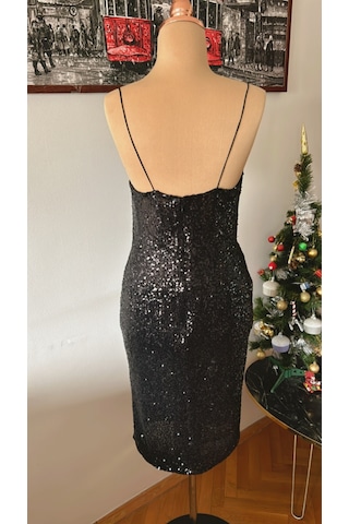 Chica Rosa Fashion Siyah Pullu Askılı Midi Elbise