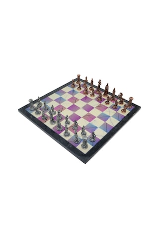 Gifthome Metal Satranç Takımı / Seti Orta Boy, İngiliz Figürlü, Antik Satranç Taşı Ve Mdf, Bahar Desenli Satranç Tahtası