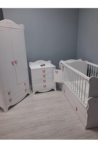 Bebek Odası 90654 Pink Takım Dolap Uzamalı Beşik Şifonyer Demonte Ürün Beyaz
