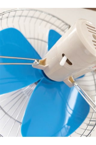 Oto Vantilatör 24 Volt 12 Inç Mandallı Çakmaklık Girişli 6400405