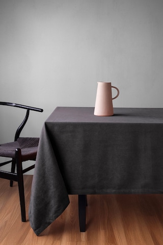 Kadife Dokulu Gri Masa Örtüsü Zengin Renk Seçenekli Gri
