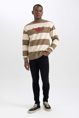 DeFacto Carlo Skinny Fit Ekstra Dar Kalıp Normal Bel Ekstra Dar Paça Jean Pantolon S2285AZ23AUNM40