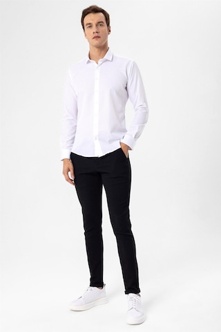 Süvari Beyaz Slim Fit Armürlü Klasik Yaka Gömlek Beyaz