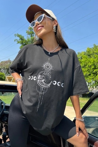 Modagen Kadın Ay Güneş Baskılı Oversize Siyah T-shirt SIYAH