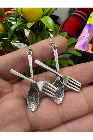 Çatal Ve Kaşık Figürlü Sallantılı Metal Küpe Eğlenceli Tasarım Çok Renkli