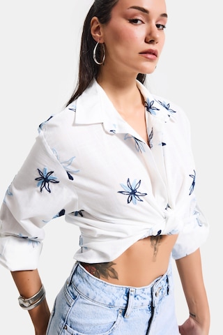 Itsbasic Kadın Beyaz Mavi S6-103 Oversize Nakışlı Gömlek