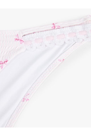 Koton Koton X Sibil Çetinkaya - Kroşe Detaylı Fiyonk Baskılı Dokulu Bikini Altı Pembe Desenli 6sak00070mm