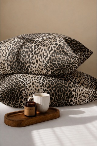 Leopar Desenli Pamuklu Ranforce Kumaş Fermuarlı Yastık Kılıfı 2 Adet 50x70 Cm