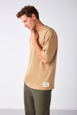 Grimelange Joel Erkek %100 Organik Pamuklu Kalın Kumaşlı Özel Dokulu Etiket Detaylı Oversize Bej T-shirt
