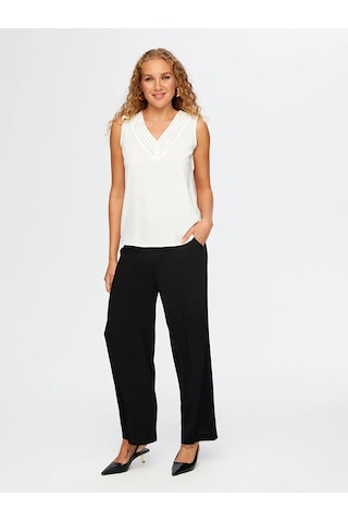 Faik Sönmez Yakası Delik İşi Nakış Detaylı Şık Kadın Atlet W26atl015 Ekru