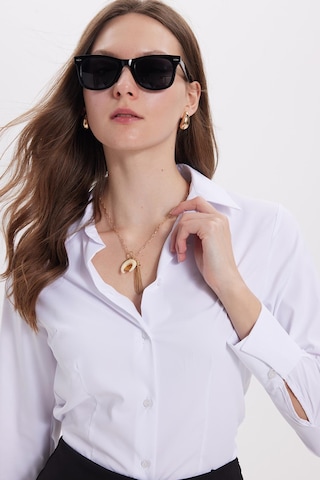 Tudors Kadın Slim Fit Dar Kesim Klasik Yaka Uzun Kollu Beyaz Gömlek-40337 Beyaz