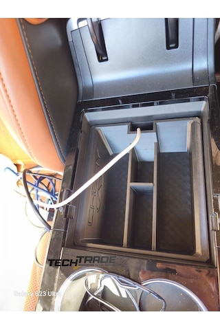 Chery Tiggo 8 Pro Kolçak Organizer-4 Bölmeli Chery Yazılı Avantgarde Modellere Uyumlu Değildir
